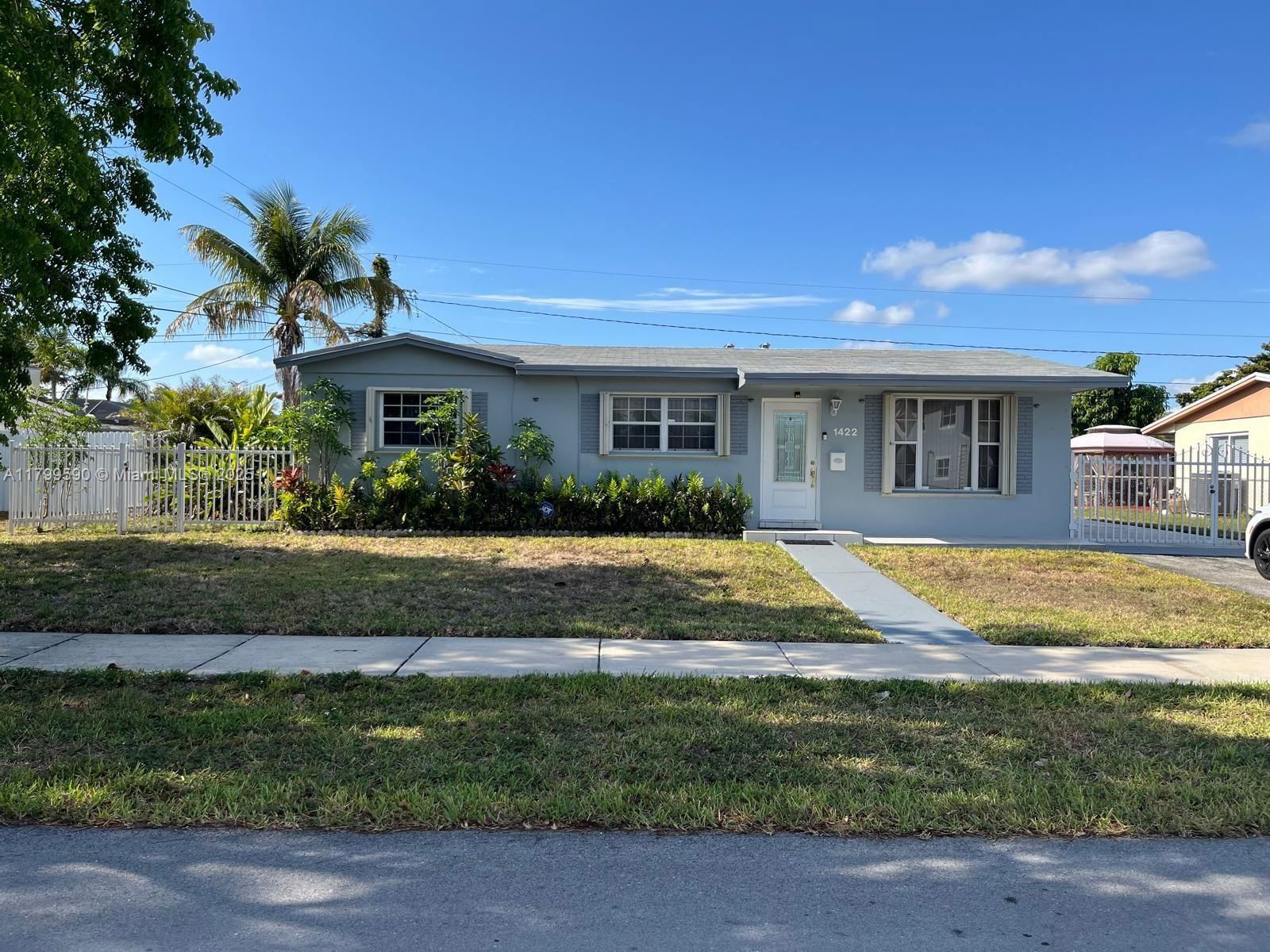 Real estate property located at 1422 196th St, Miami-dade, Norwood Hgts 2nd Addn, Miami Gardens, FL