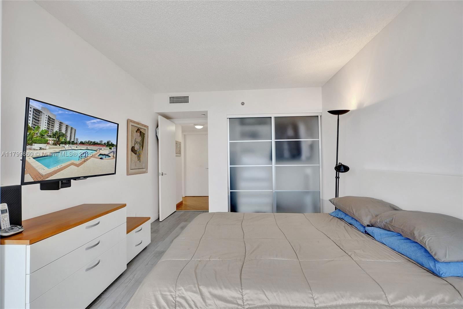 Real estate property located at 3598 Yacht Club Dr #1101, Miami-dade, Harbor Tws At The Waterwa, Aventura, FL