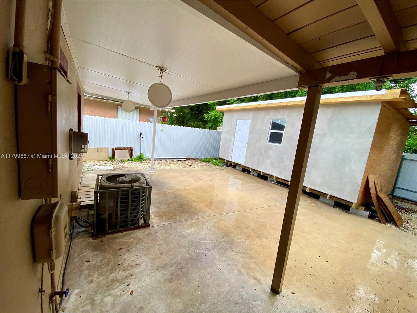 Real estate property located at 2340 Service Rd, Miami-dade, Magnolia Gardens Consolid, Opa-Locka, FL