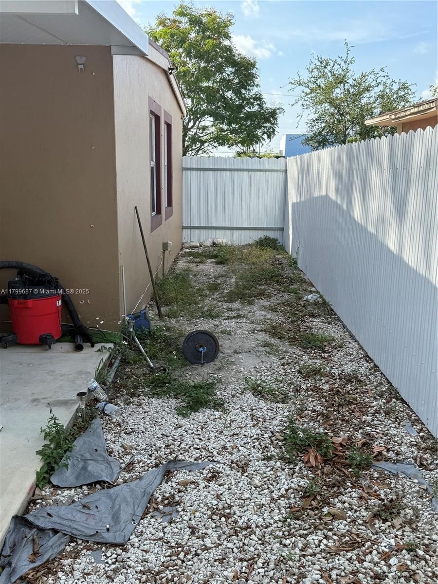 Real estate property located at 2340 Service Rd, Miami-dade, Magnolia Gardens Consolid, Opa-Locka, FL