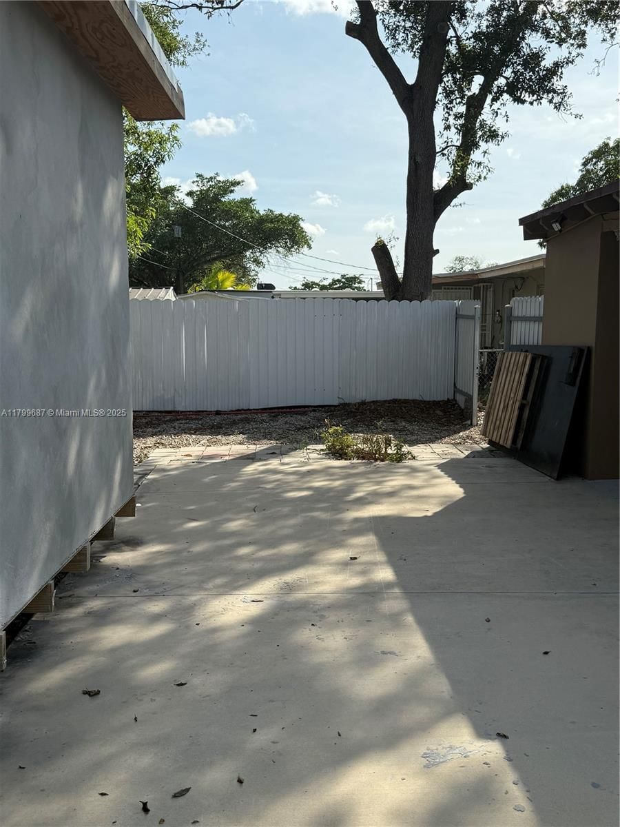 Real estate property located at 2340 Service Rd, Miami-dade, Magnolia Gardens Consolid, Opa-Locka, FL