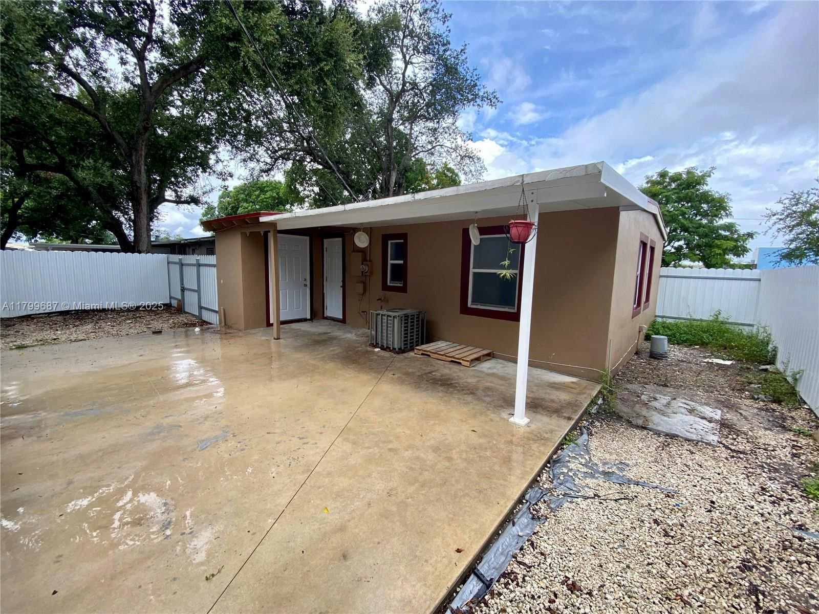 Real estate property located at 2340 Service Rd, Miami-dade, Magnolia Gardens Consolid, Opa-Locka, FL