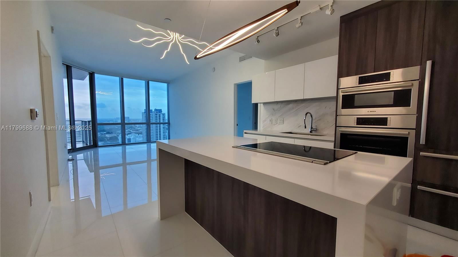 Real estate property located at 851 1st Ave #2208, Miami-dade, Paramount Miami World Cent, Miami, FL
