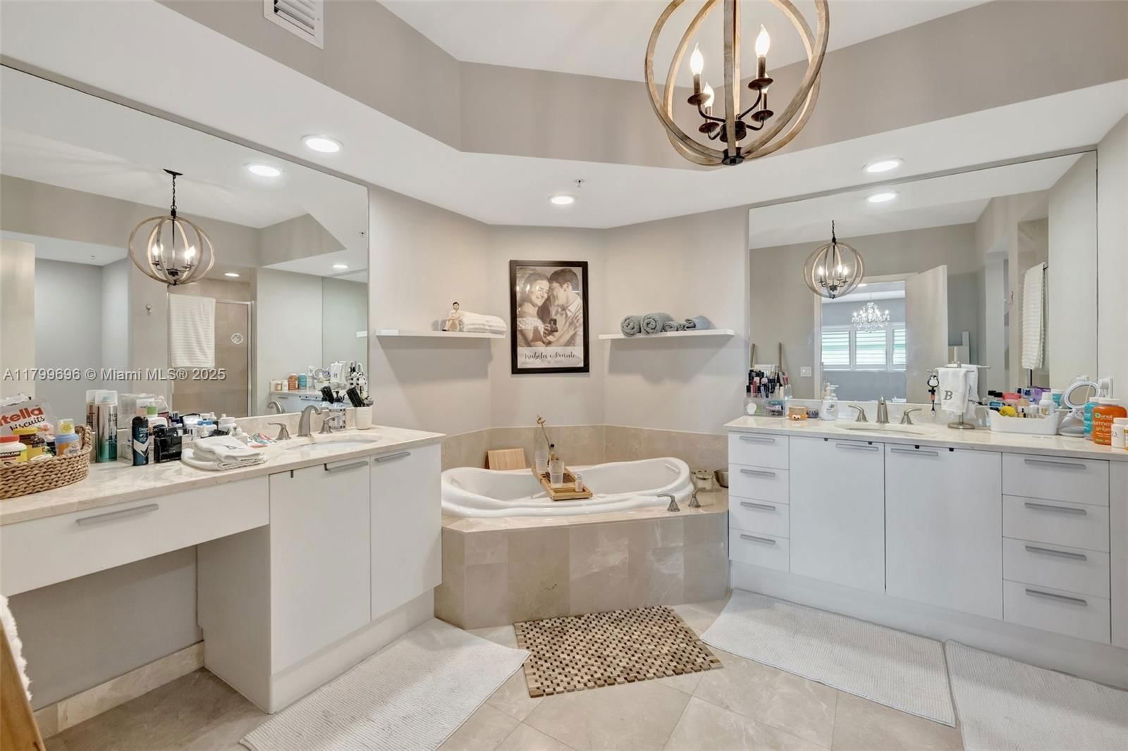 Real estate property located at 14951 Royal Oaks Ln #1409, Miami-dade, The Oaks I Condo, North Miami, FL