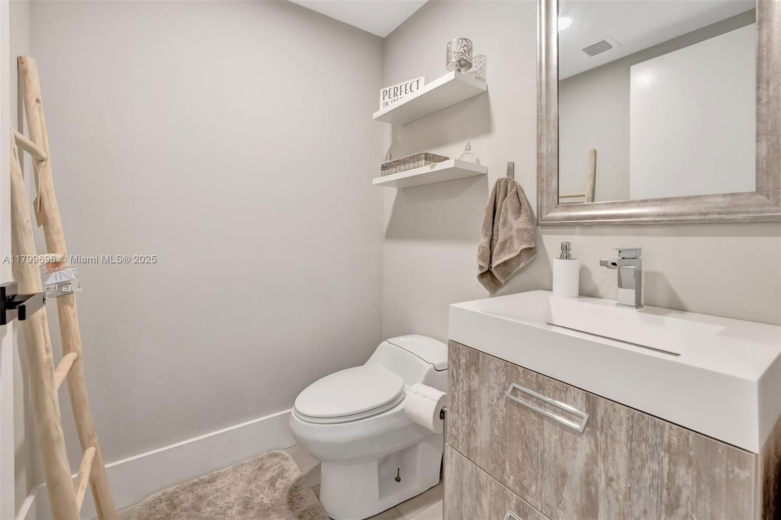 Real estate property located at 14951 Royal Oaks Ln #1409, Miami-dade, The Oaks I Condo, North Miami, FL