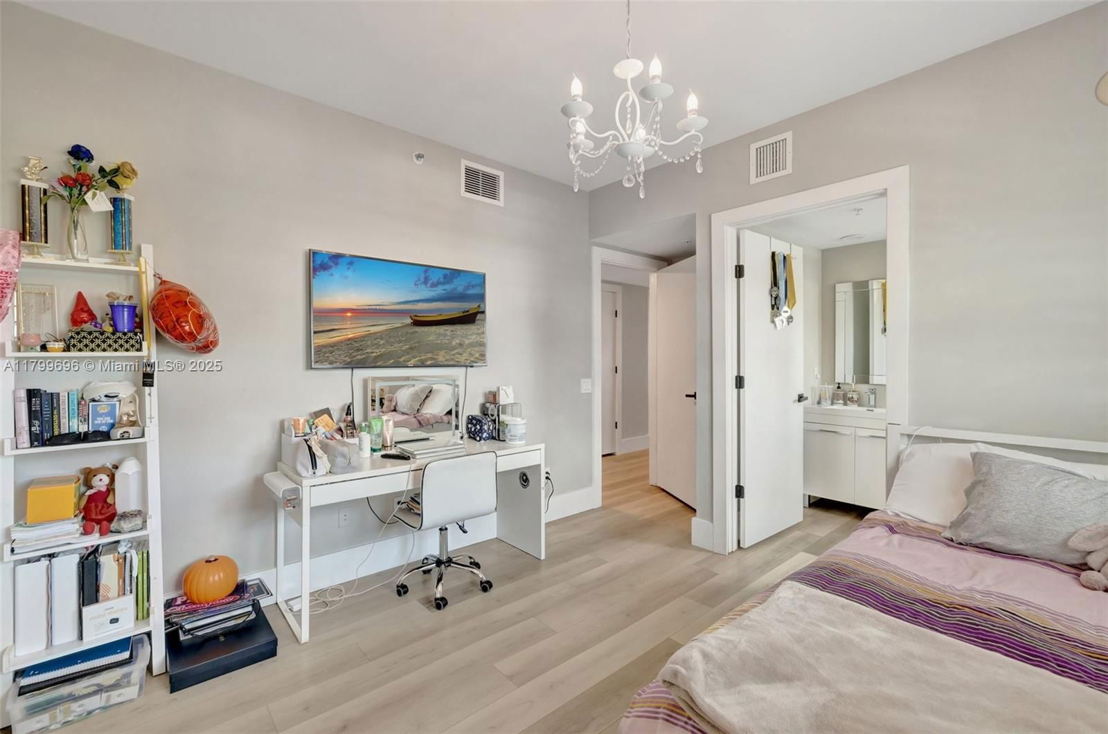 Real estate property located at 14951 Royal Oaks Ln #1409, Miami-dade, The Oaks I Condo, North Miami, FL