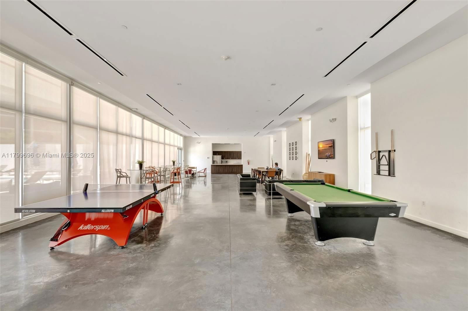 Real estate property located at 14951 Royal Oaks Ln #1409, Miami-dade, The Oaks I Condo, North Miami, FL