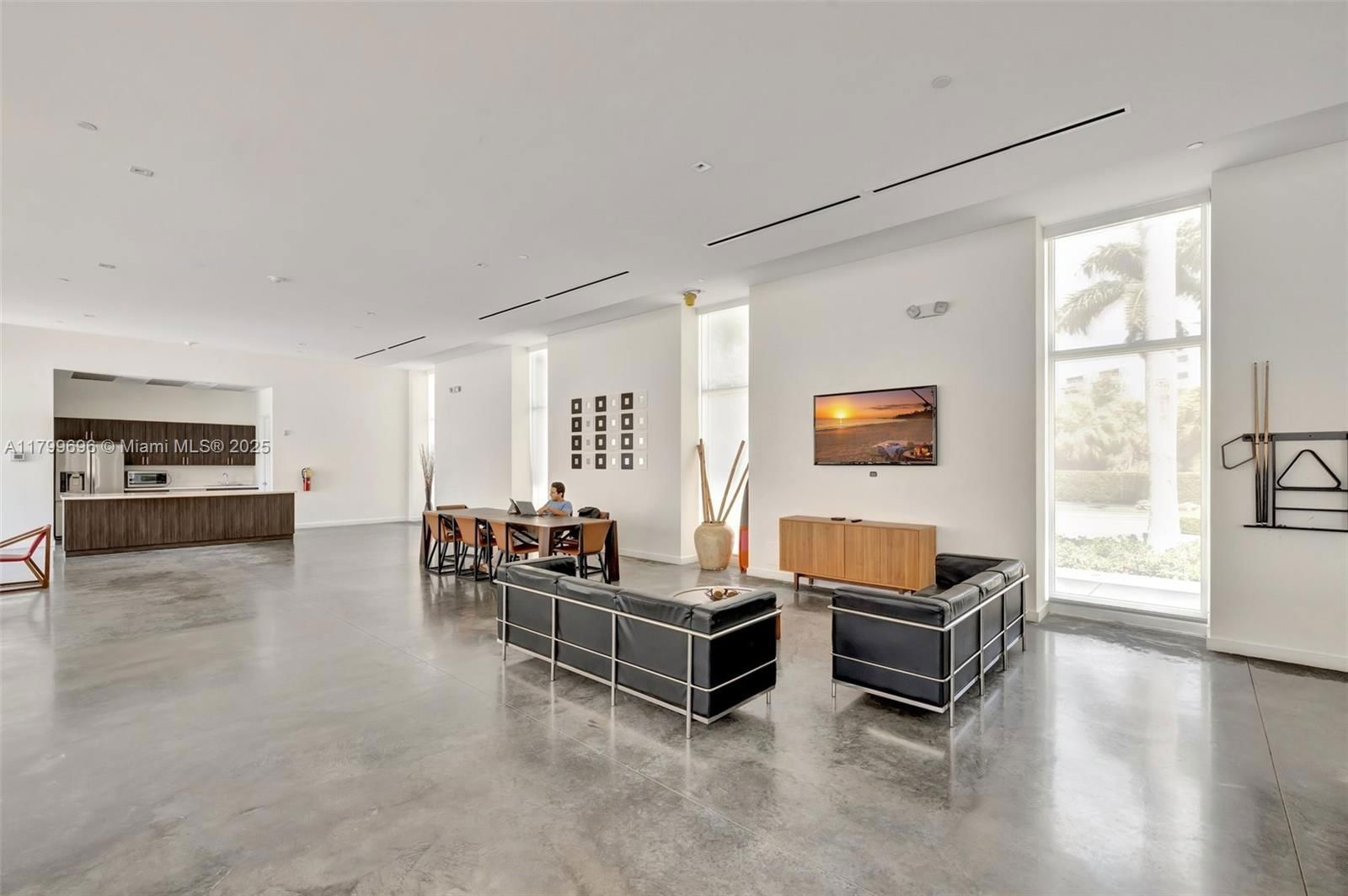 Real estate property located at 14951 Royal Oaks Ln #1409, Miami-dade, The Oaks I Condo, North Miami, FL