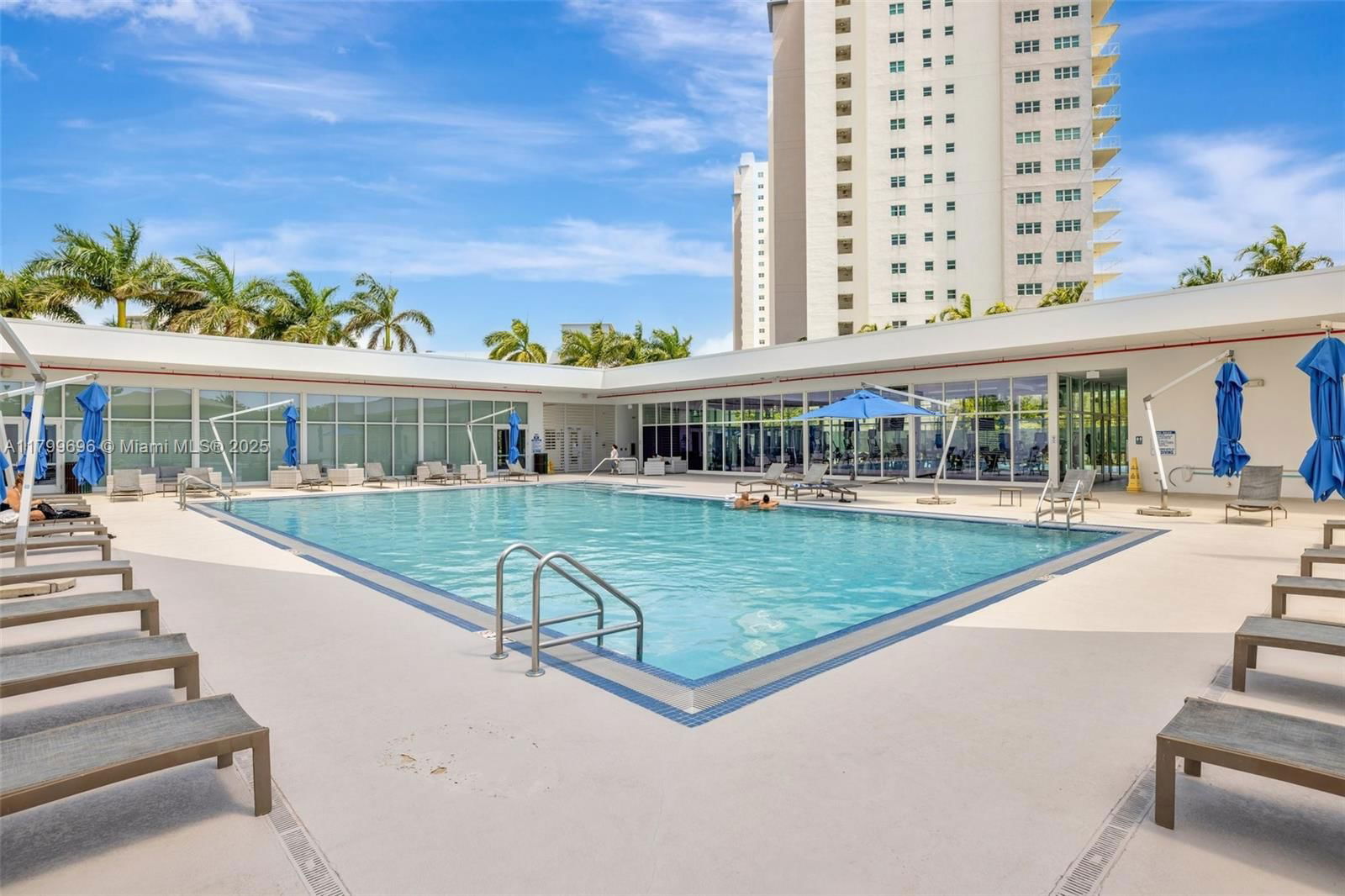 Real estate property located at 14951 Royal Oaks Ln #1409, Miami-dade, The Oaks I Condo, North Miami, FL