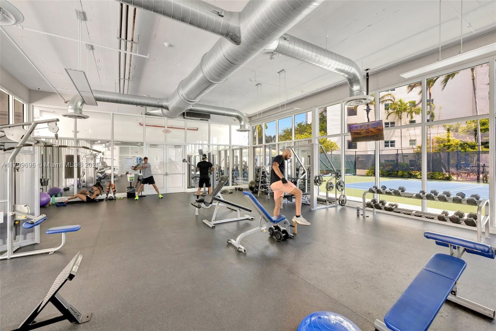 Real estate property located at 14951 Royal Oaks Ln #1409, Miami-dade, The Oaks I Condo, North Miami, FL