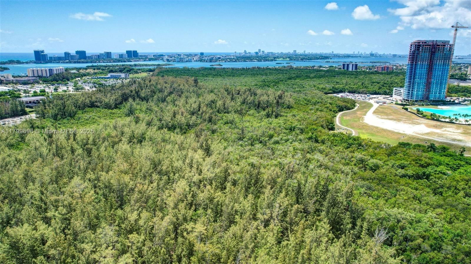 Real estate property located at 14951 Royal Oaks Ln #1409, Miami-dade, The Oaks I Condo, North Miami, FL