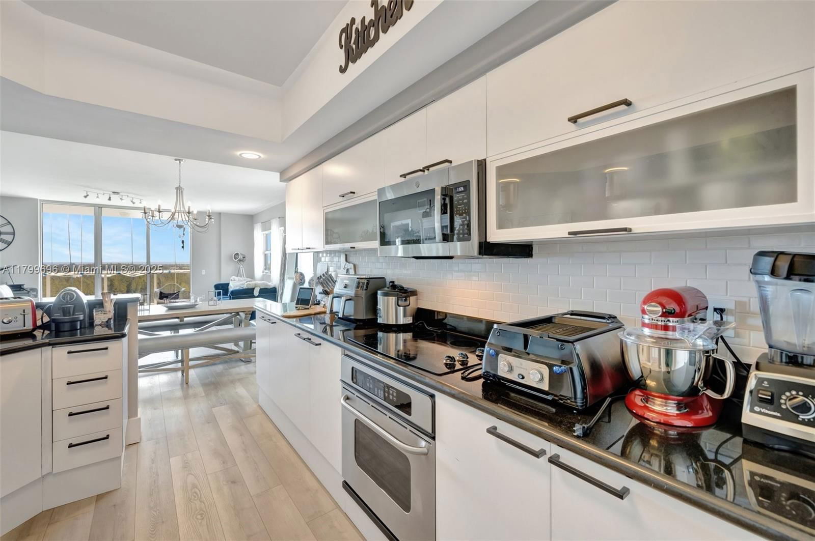 Real estate property located at 14951 Royal Oaks Ln #1409, Miami-dade, The Oaks I Condo, North Miami, FL