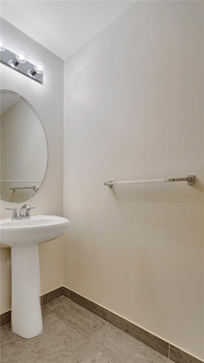 Real estate property located at 701 2nd Ln, Broward, Cypress Grove, Pompano Beach, FL