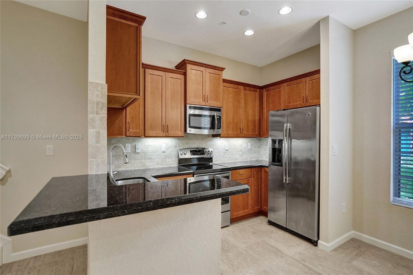 Real estate property located at 701 2nd Ln, Broward, Cypress Grove, Pompano Beach, FL
