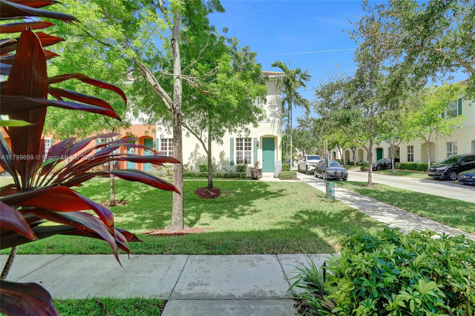 Real estate property located at 701 2nd Ln, Broward, Cypress Grove, Pompano Beach, FL