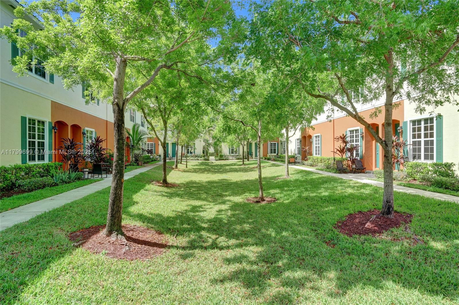Real estate property located at 701 2nd Ln, Broward, Cypress Grove, Pompano Beach, FL