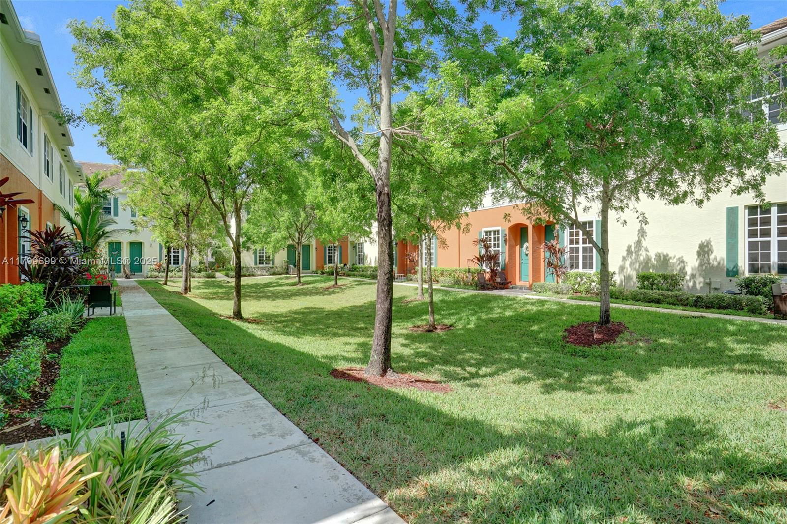 Real estate property located at 701 2nd Ln, Broward, Cypress Grove, Pompano Beach, FL