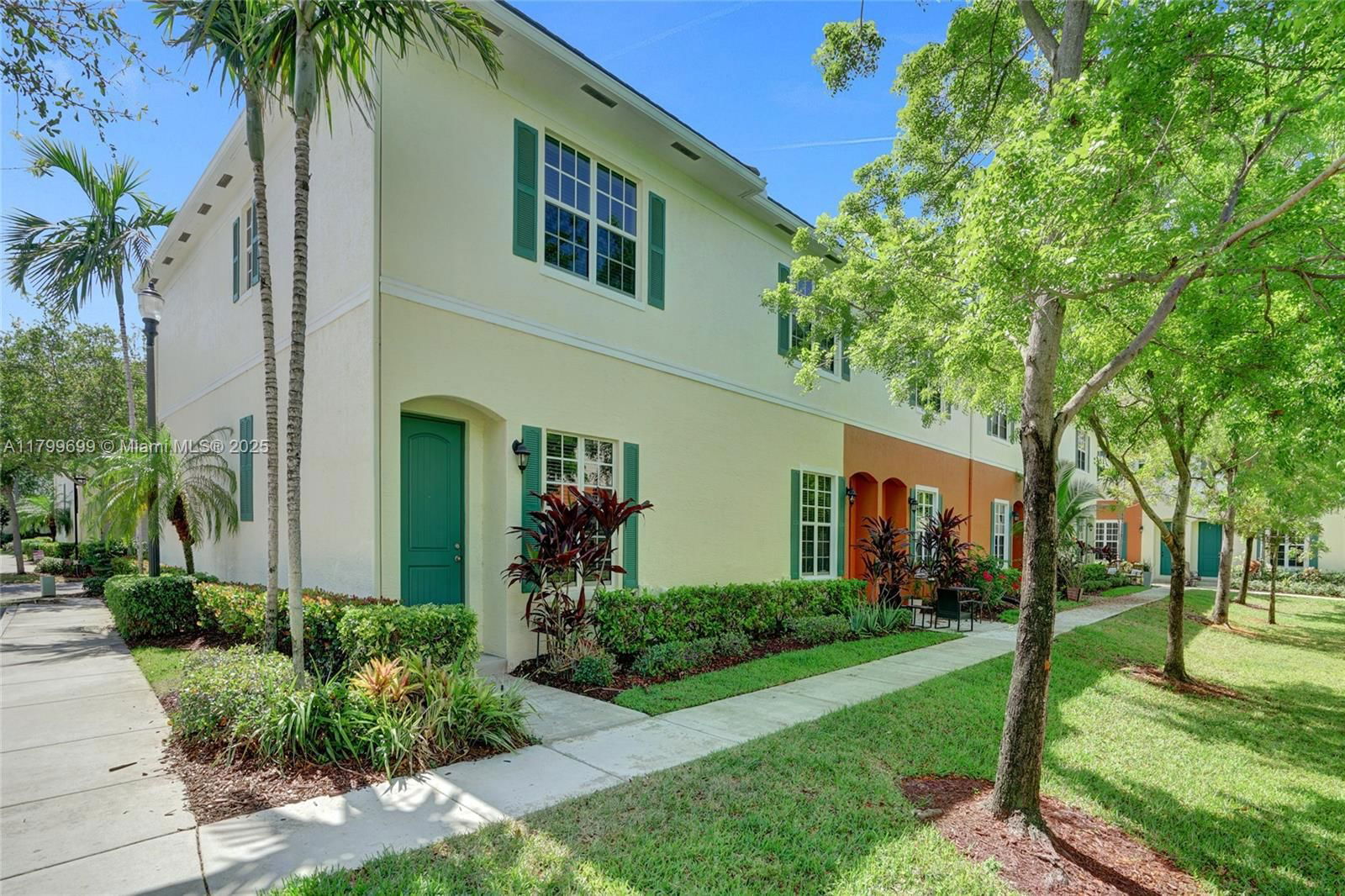 Real estate property located at 701 2nd Ln, Broward, Cypress Grove, Pompano Beach, FL