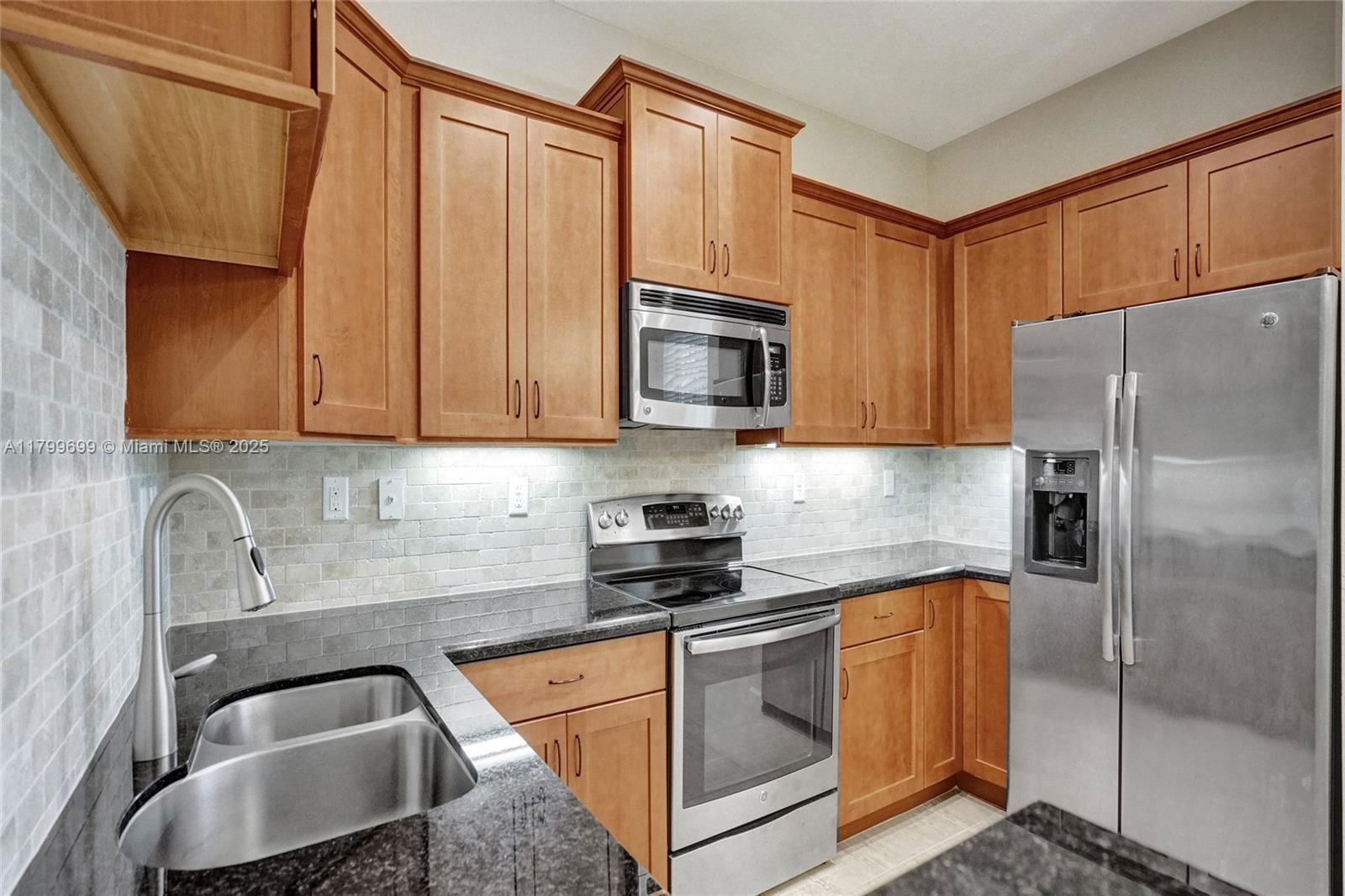 Real estate property located at 701 2nd Ln, Broward, Cypress Grove, Pompano Beach, FL