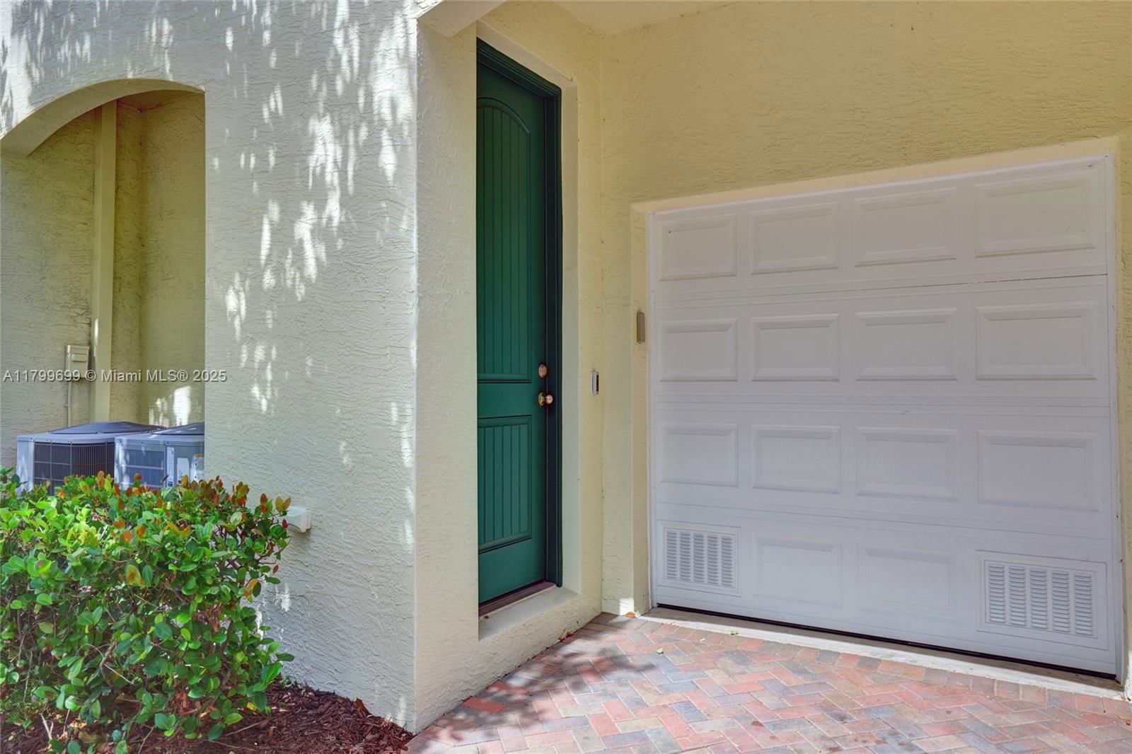 Real estate property located at 701 2nd Ln, Broward, Cypress Grove, Pompano Beach, FL