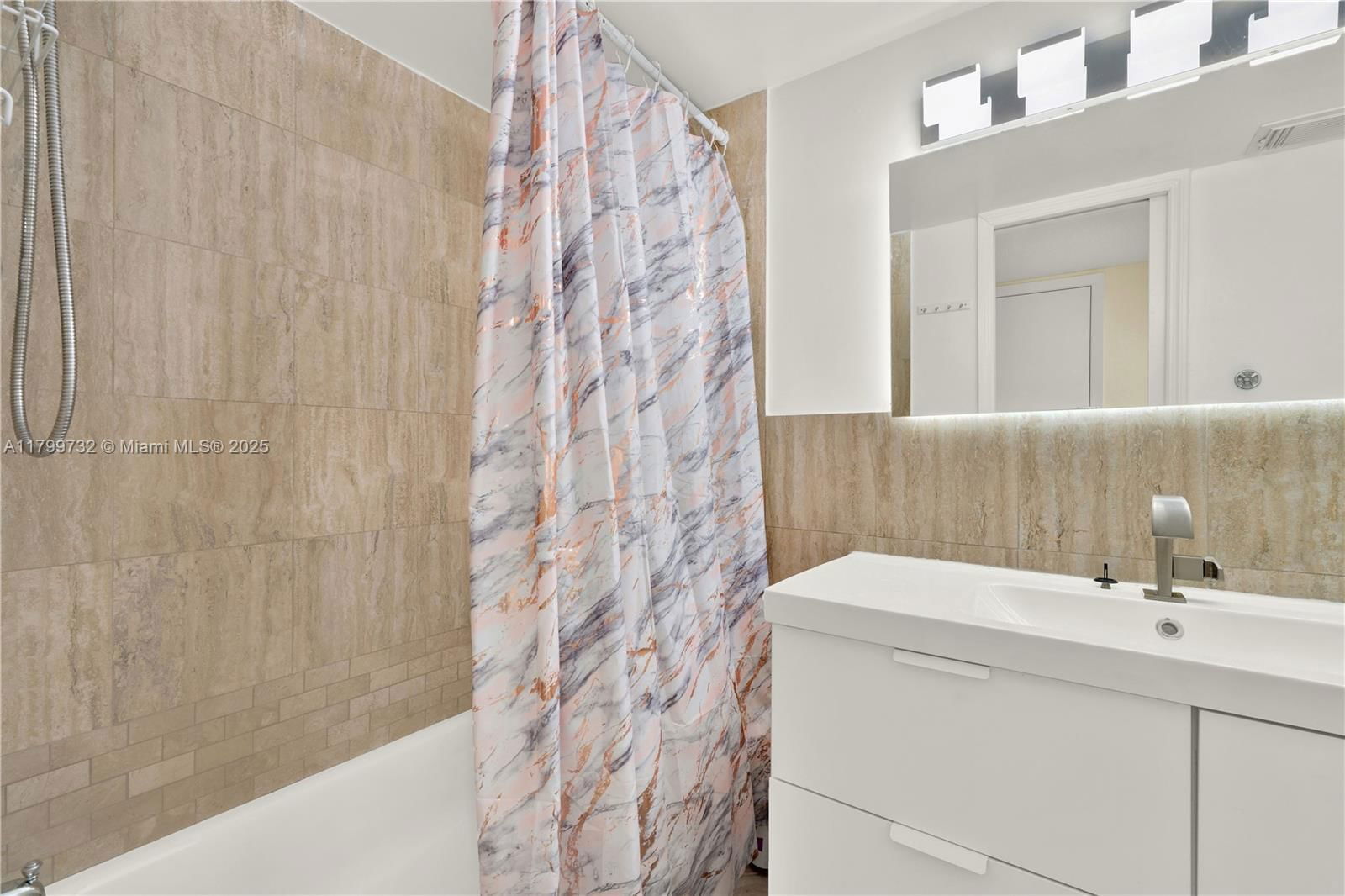Real estate property located at 2750 183rd St #504, Miami-dade, Commodore Plaza Condo, Aventura, FL