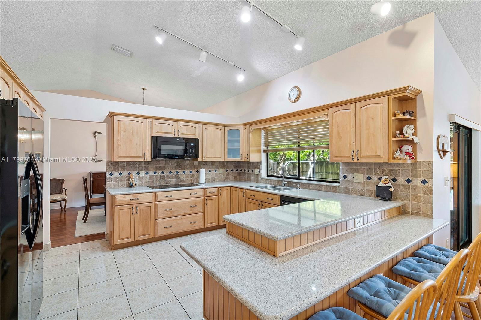 Real estate property located at 15827 Waverly Mnr, Broward, Waverly Hundred, Davie, FL
