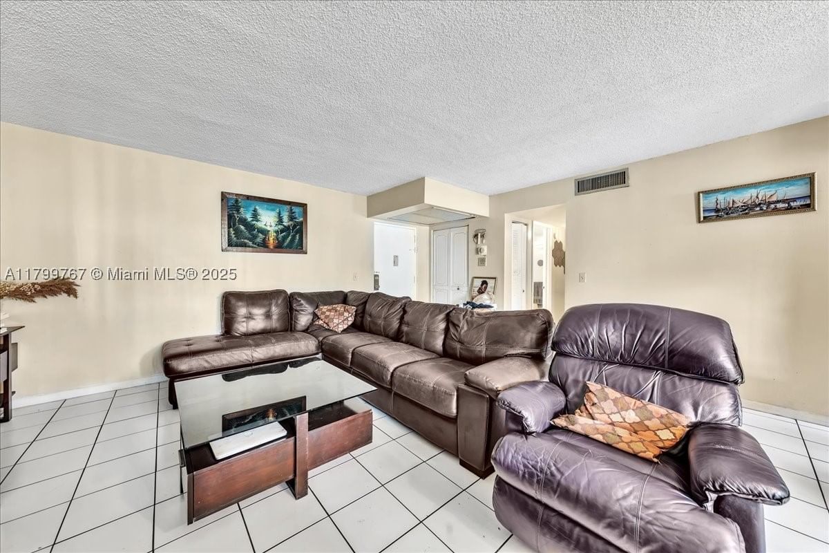 Real estate property located at 2451 41st Ave #304, Broward, Cypress Tree Condo Bldg 5, Lauderhill, FL
