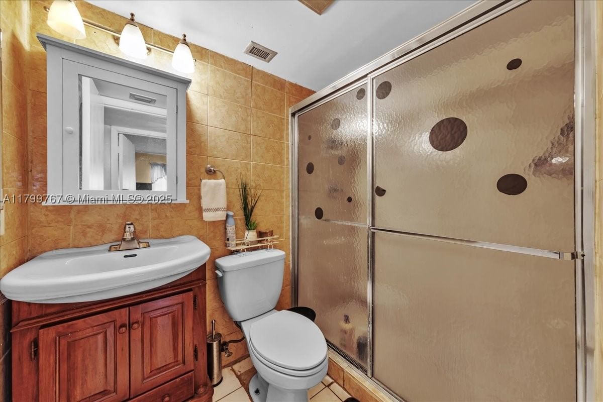 Real estate property located at 2451 41st Ave #304, Broward, Cypress Tree Condo Bldg 5, Lauderhill, FL