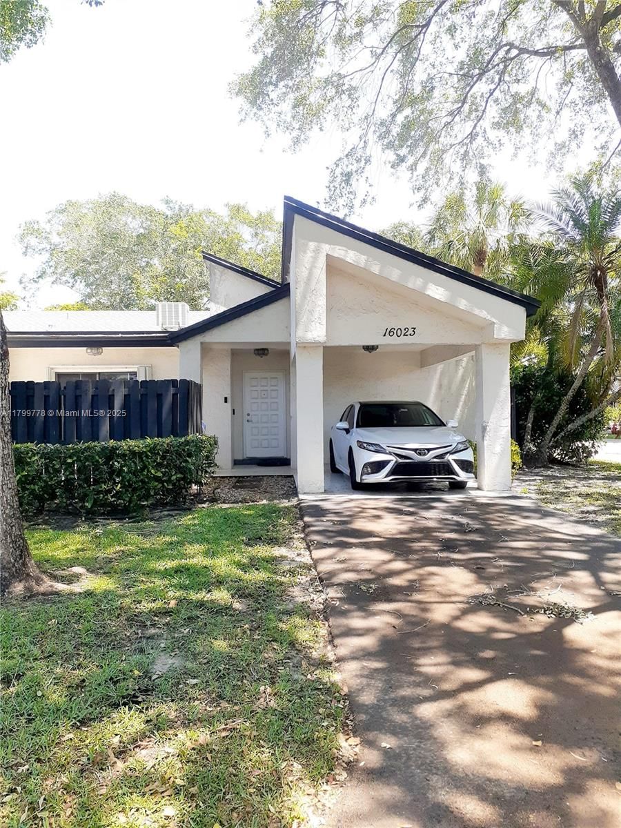Real estate property located at 16023 Fairway Ter #118, Broward, Villas At Bonaventure In, Weston, FL