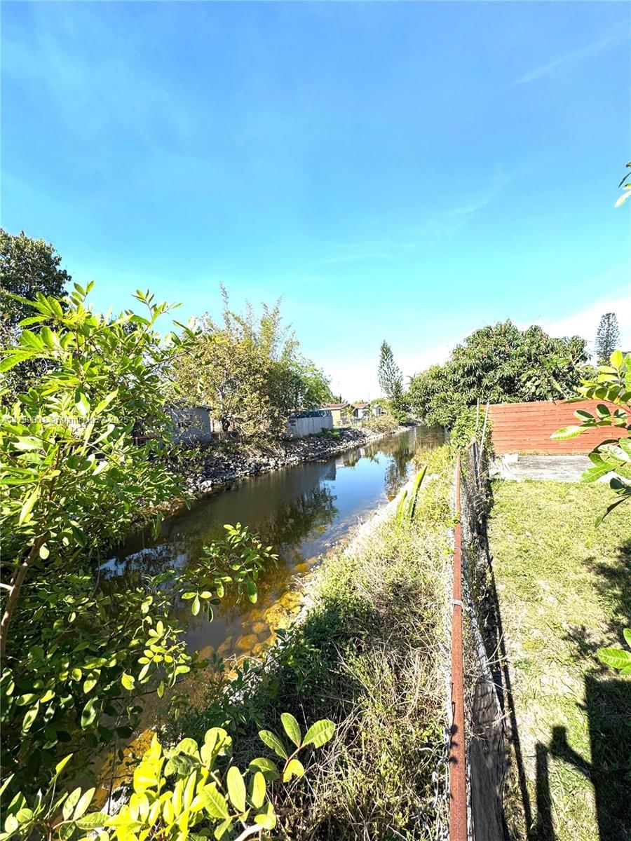 Real estate property located at 6450 18th Ct, Broward, Broadview Country Club, North Lauderdale, FL