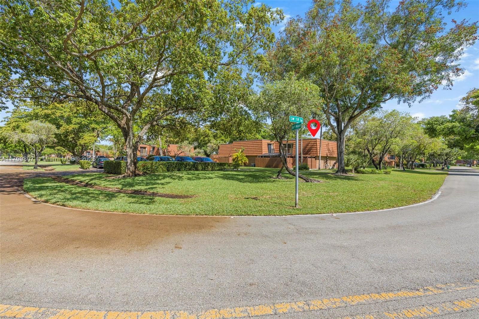 Real estate property located at 11852 9th Ct, Broward, Lake Pine Village, Davie, FL