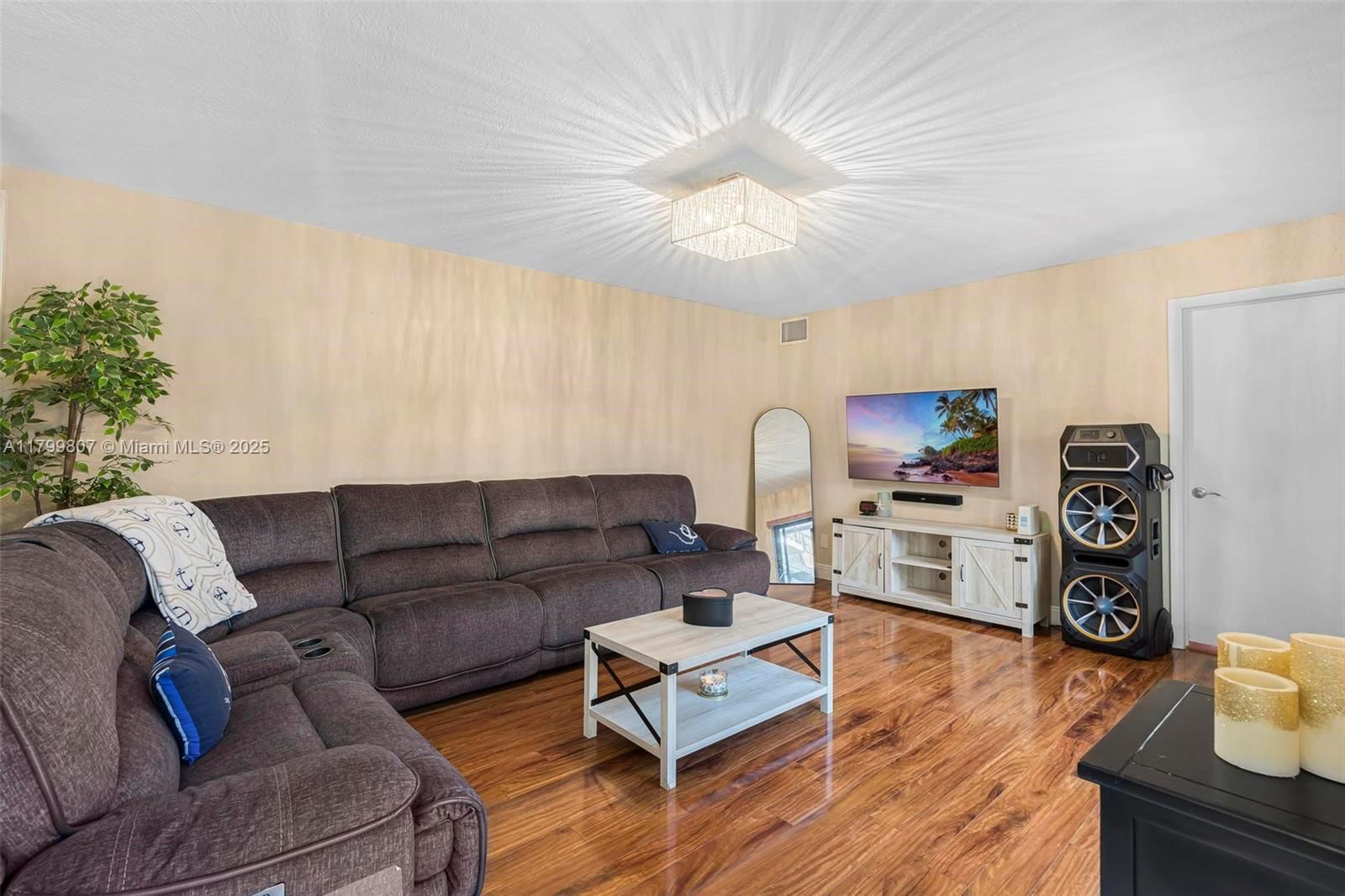 Real estate property located at 11852 9th Ct, Broward, Lake Pine Village, Davie, FL