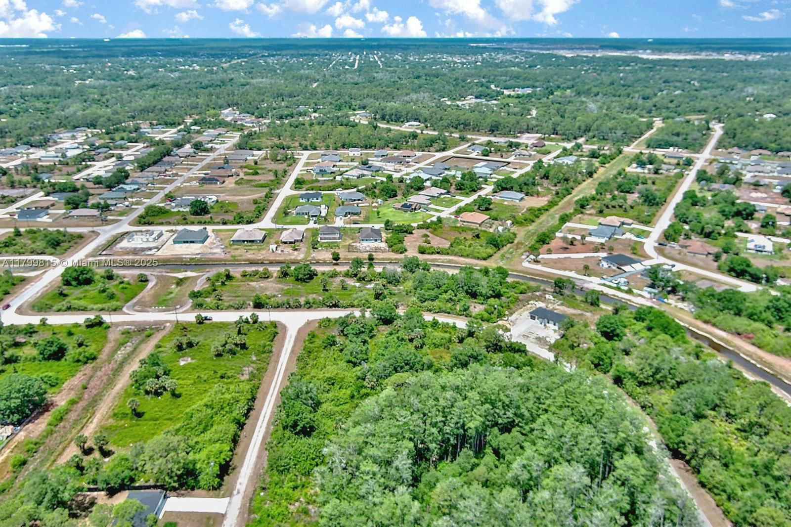 Real estate property located at 520 Woodman Dr, Lee, Lehigh Acres, Lehigh Acres, FL