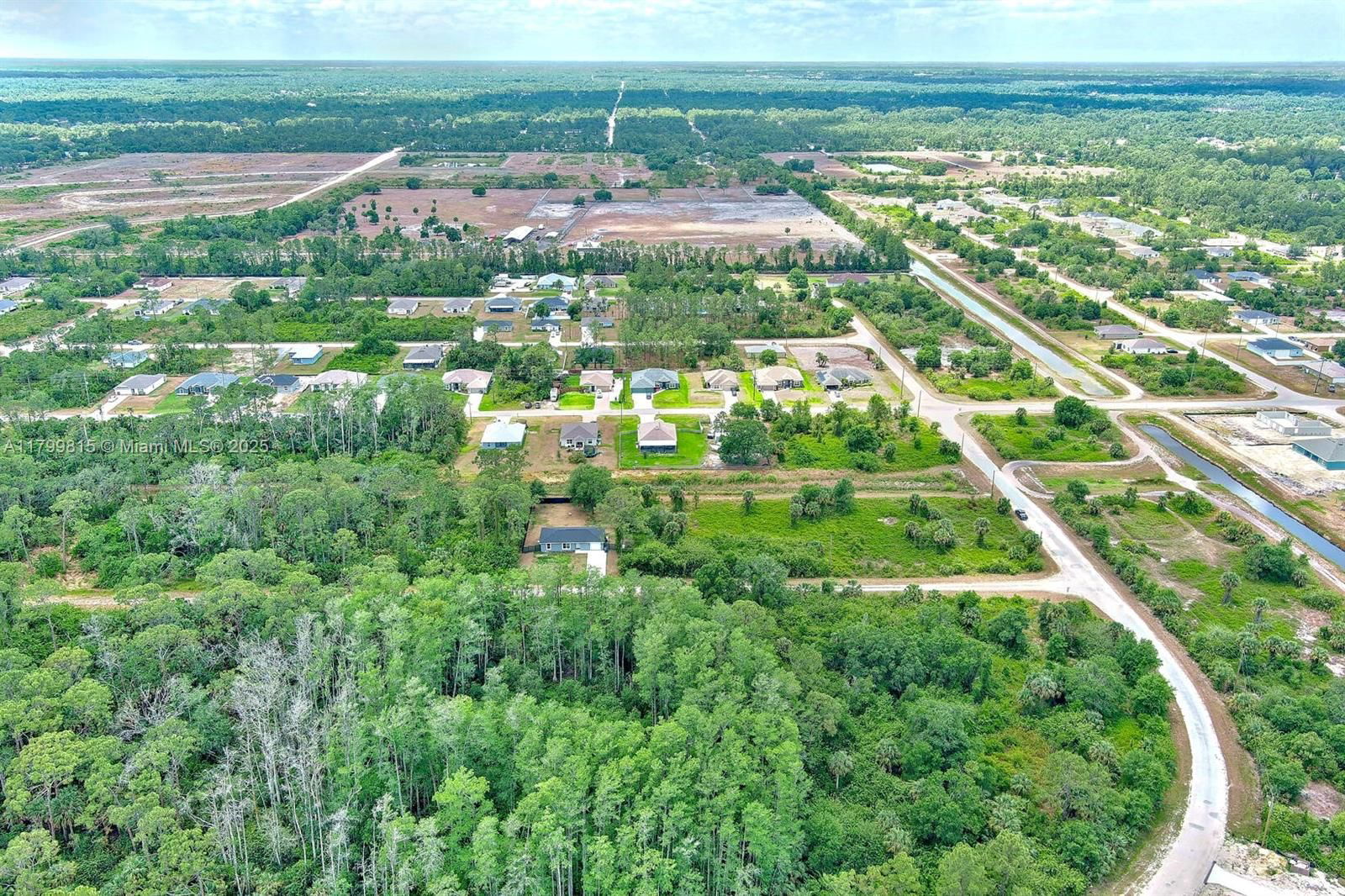 Real estate property located at 520 Woodman Dr, Lee, Lehigh Acres, Lehigh Acres, FL