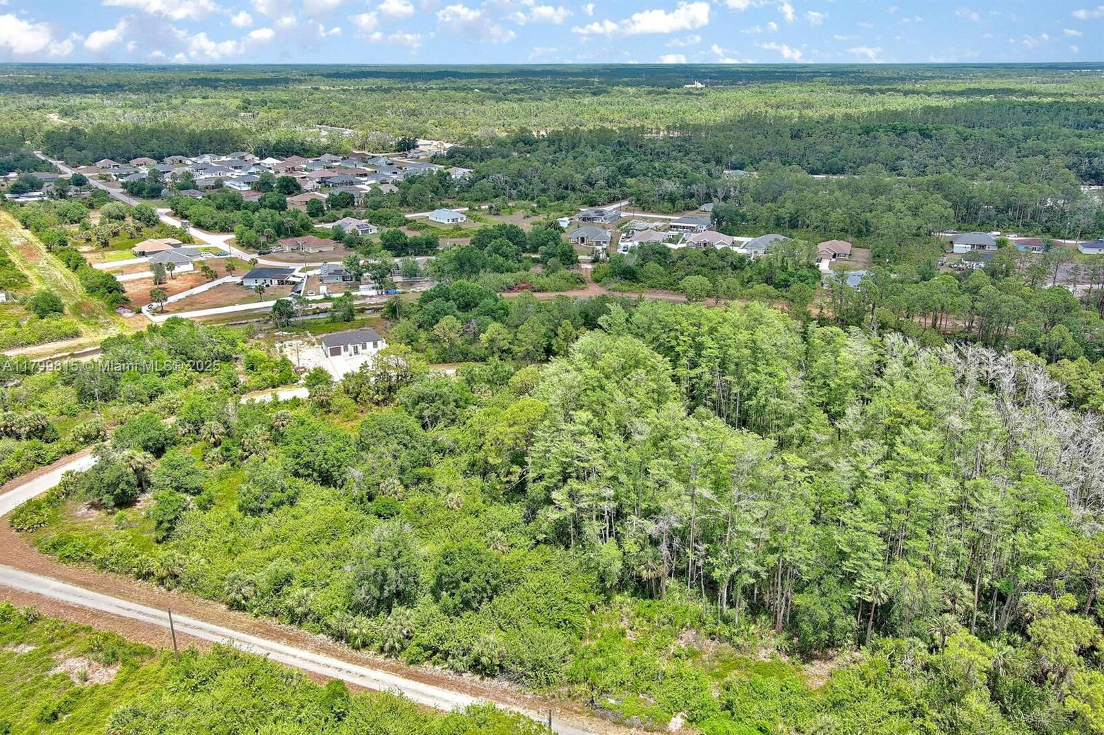Real estate property located at 520 Woodman Dr, Lee, Lehigh Acres, Lehigh Acres, FL