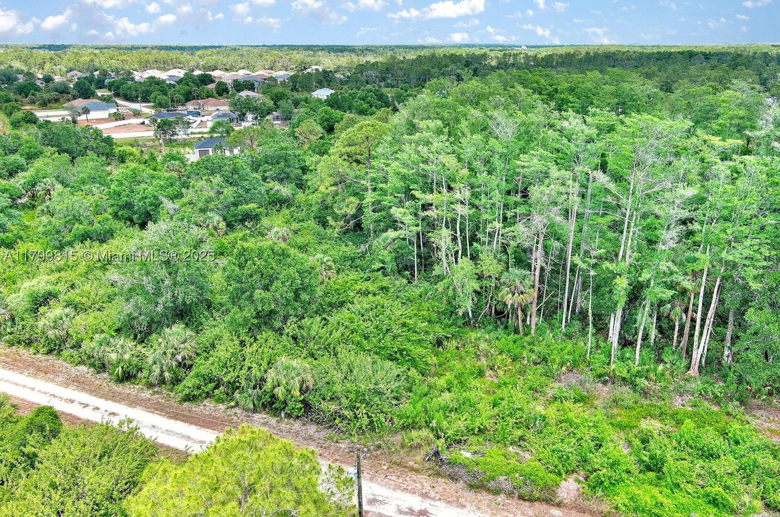 Real estate property located at 520 Woodman Dr, Lee, Lehigh Acres, Lehigh Acres, FL