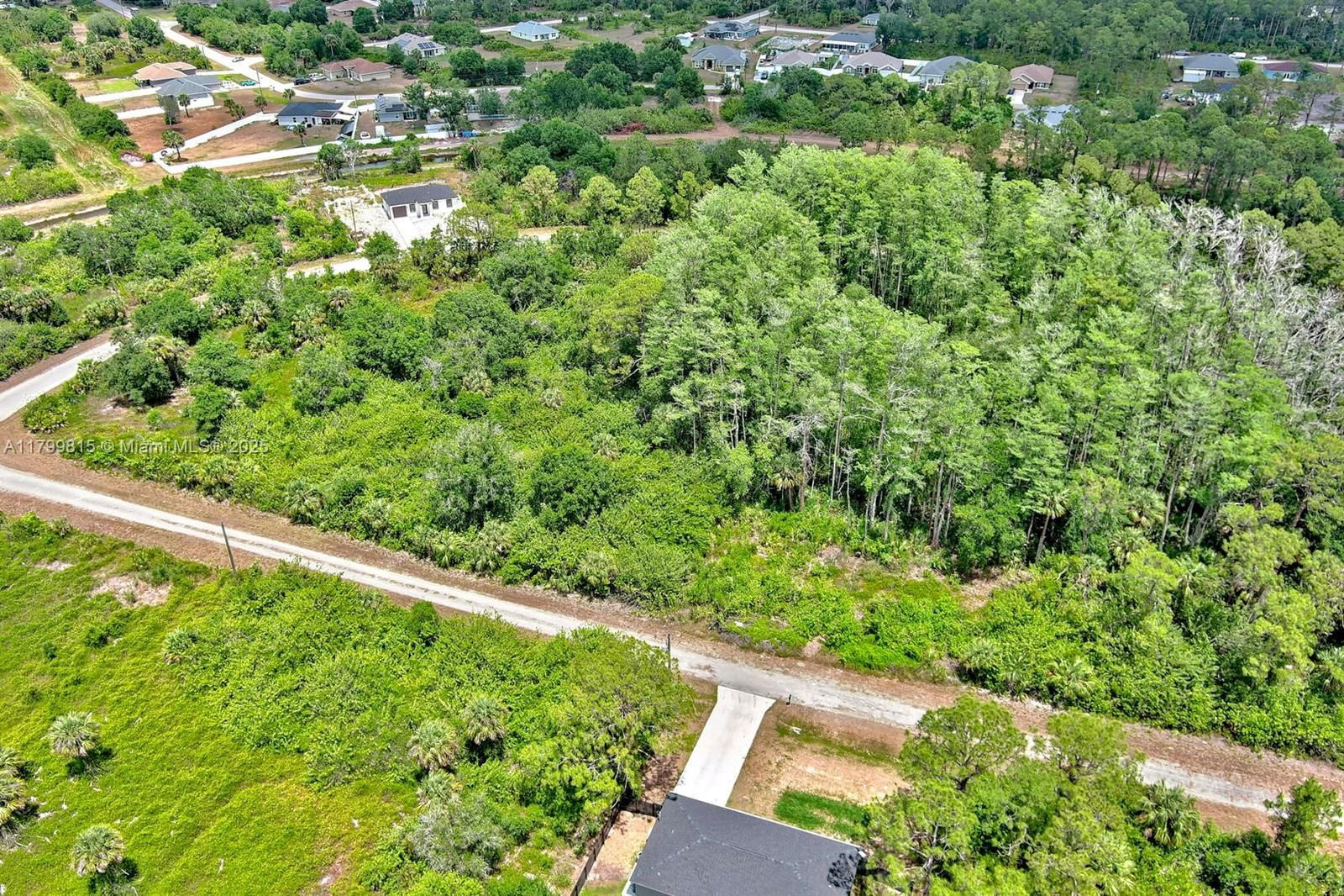 Real estate property located at 520 Woodman Dr, Lee, Lehigh Acres, Lehigh Acres, FL
