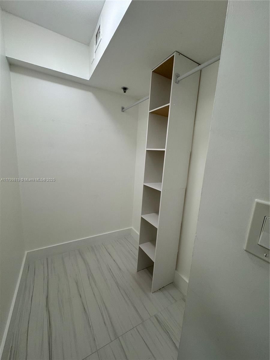 Real estate property located at 20505 Country Club Dr #1436, Miami-dade, Waterview Condo, Aventura, FL
