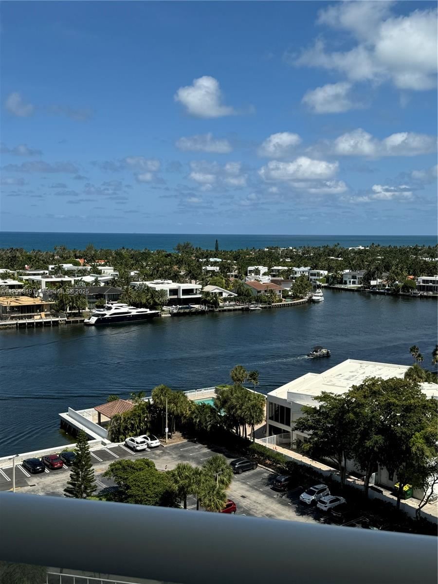Real estate property located at 20505 Country Club Dr #1436, Miami-dade, Waterview Condo, Aventura, FL