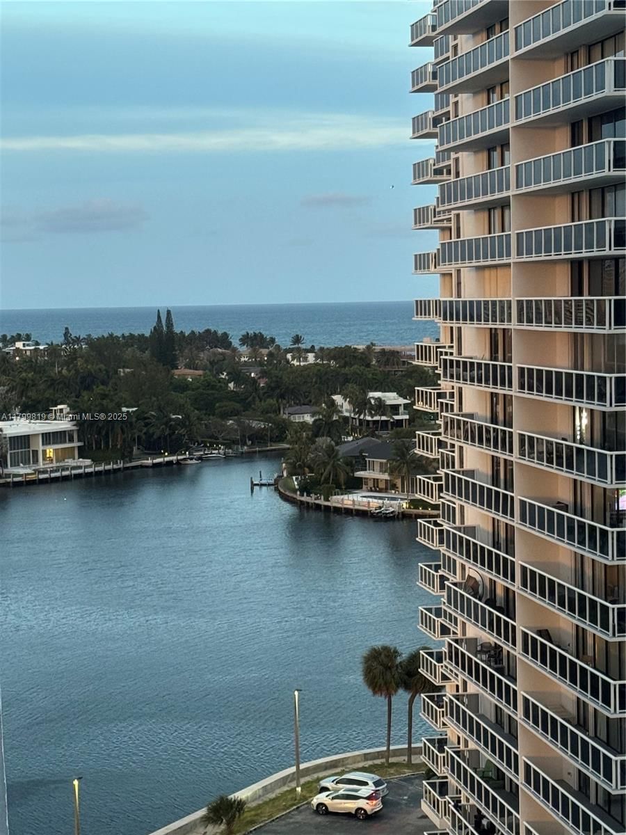 Real estate property located at 20505 Country Club Dr #1436, Miami-dade, Waterview Condo, Aventura, FL