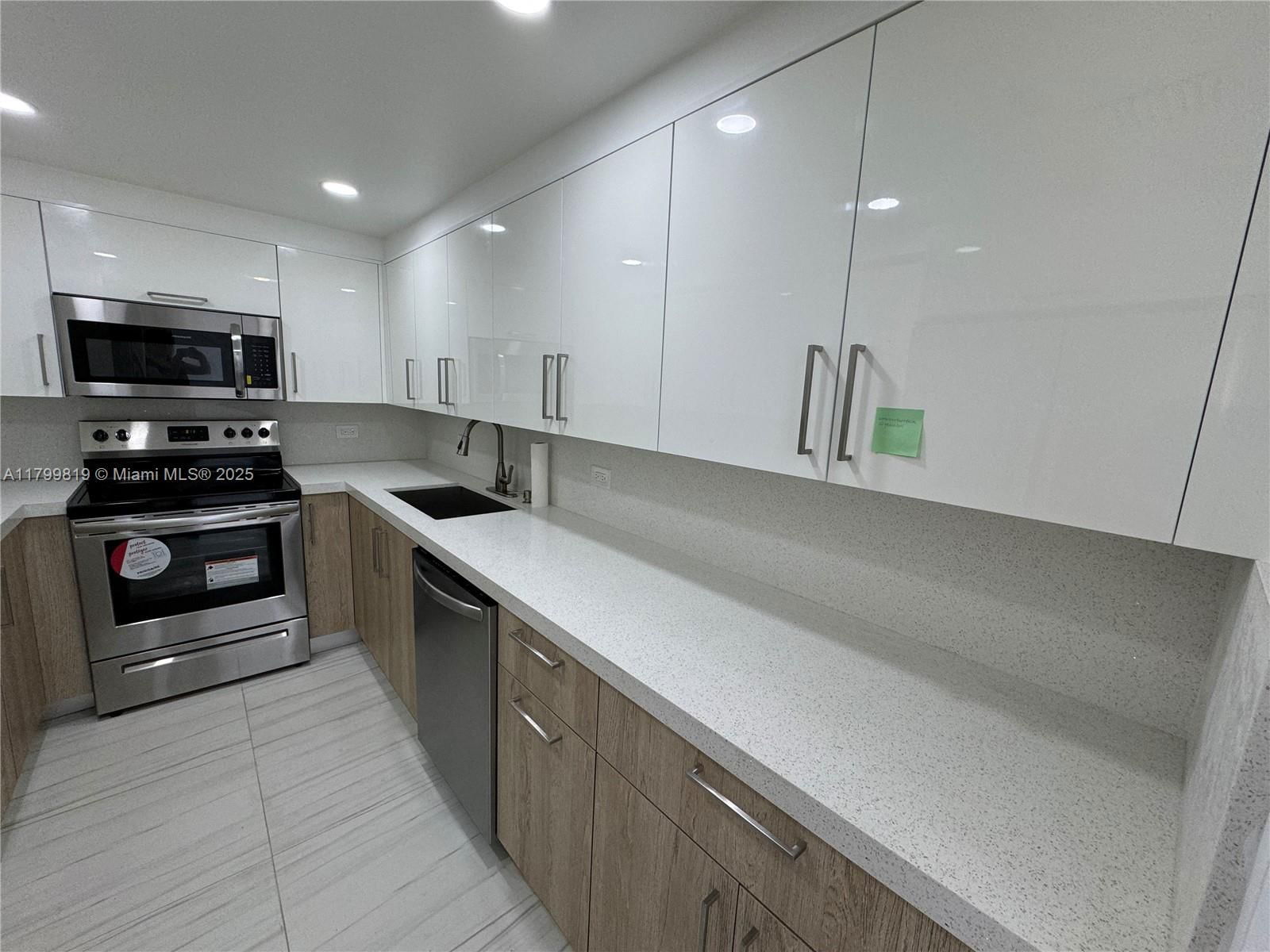 Real estate property located at 20505 Country Club Dr #1436, Miami-dade, Waterview Condo, Aventura, FL