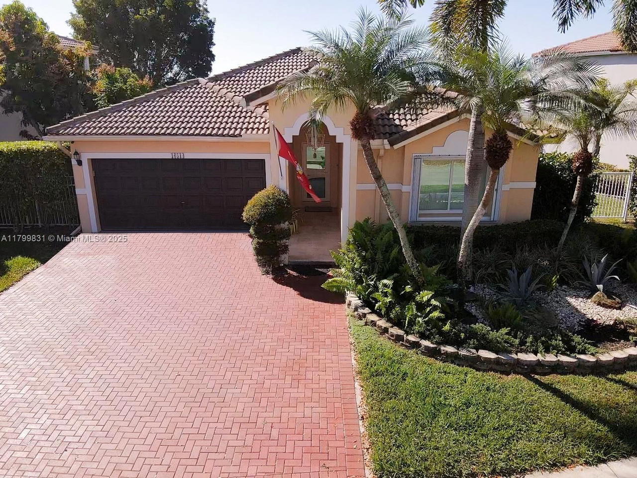 Real estate property located at 16514 Ruby Lk, Broward, Amber-ruby Cove Plat, Weston, FL