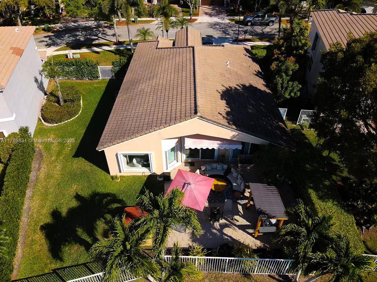 Real estate property located at 16514 Ruby Lk, Broward, Amber-ruby Cove Plat, Weston, FL