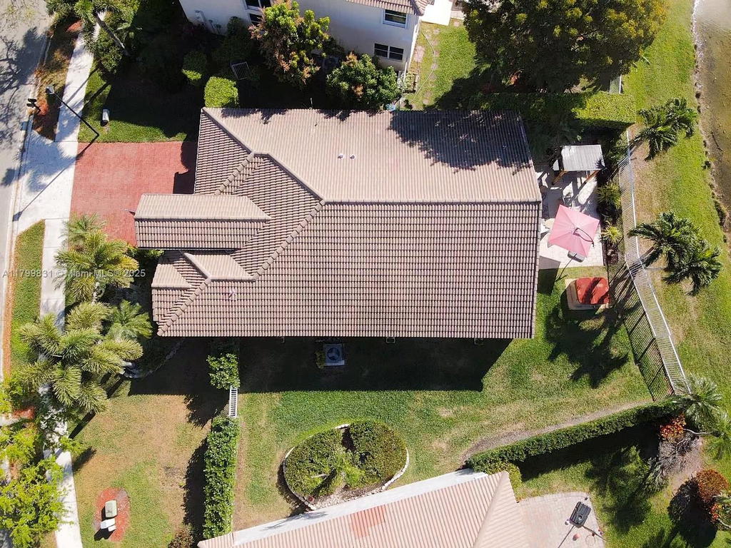 Real estate property located at 16514 Ruby Lk, Broward, Amber-ruby Cove Plat, Weston, FL