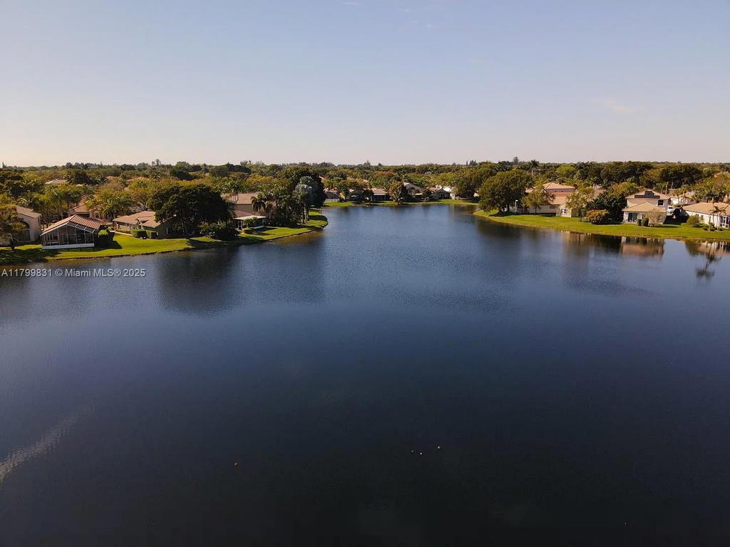 Real estate property located at 16514 Ruby Lk, Broward, Amber-ruby Cove Plat, Weston, FL