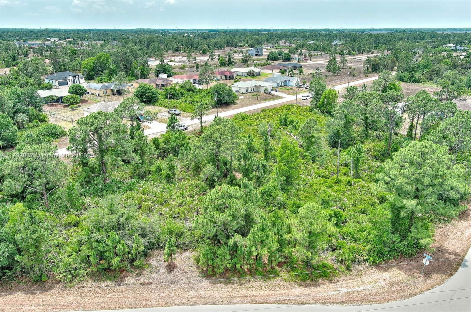Real estate property located at 1104 Naples Ave, Lee, Lehigh Acres, Lehigh Acres, FL