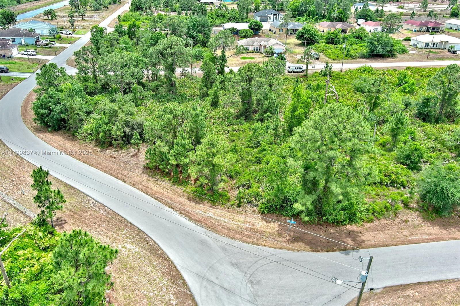 Real estate property located at 1104 Naples Ave, Lee, Lehigh Acres, Lehigh Acres, FL
