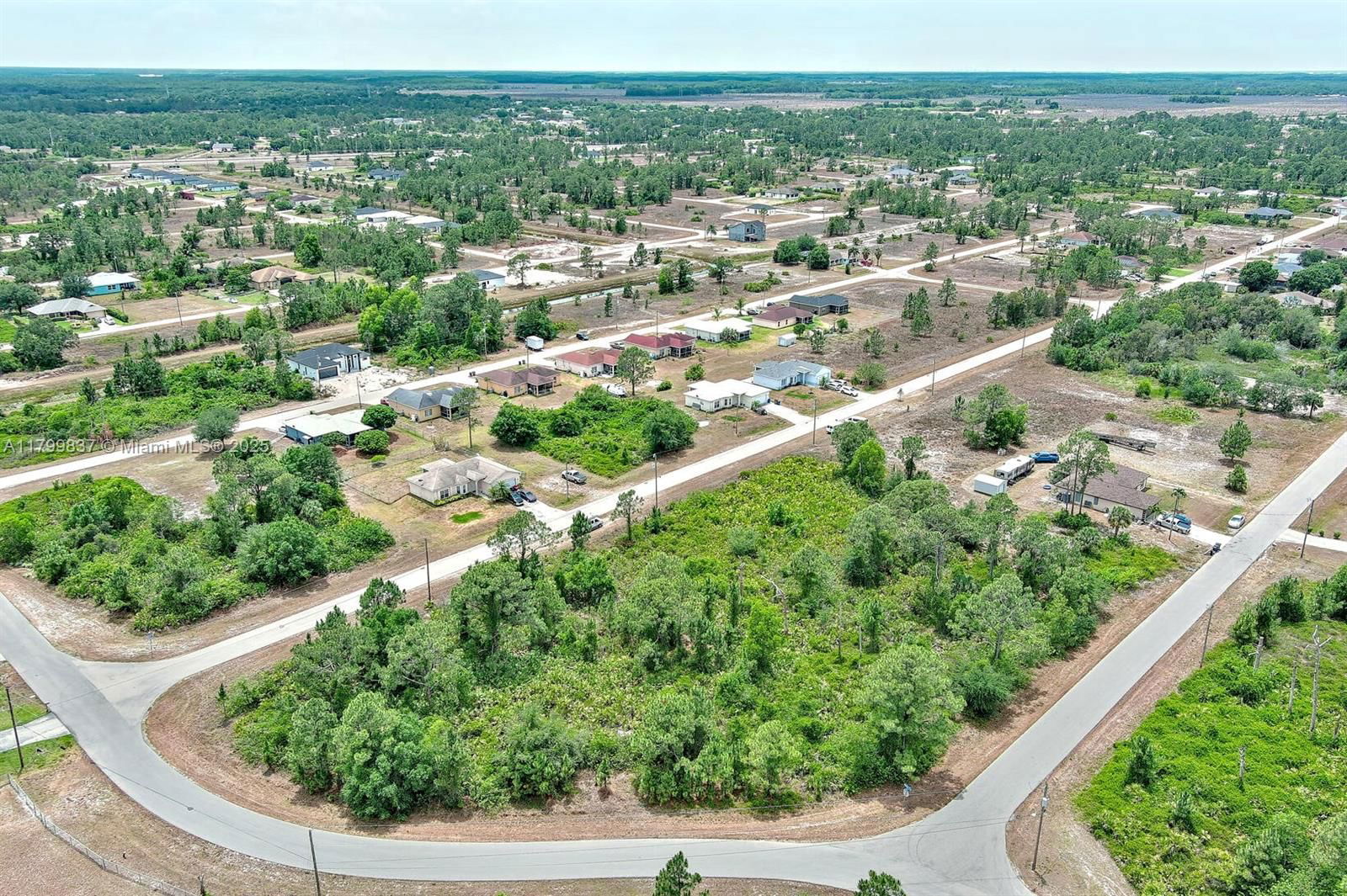 Real estate property located at 1104 Naples Ave, Lee, Lehigh Acres, Lehigh Acres, FL