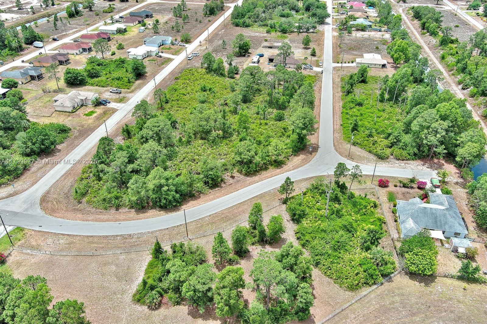 Real estate property located at 1104 Naples Ave, Lee, Lehigh Acres, Lehigh Acres, FL