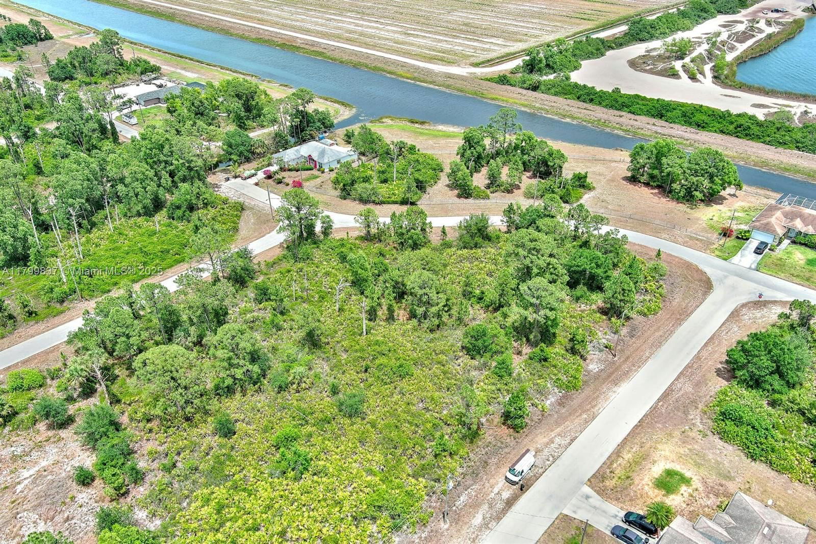 Real estate property located at 1104 Naples Ave, Lee, Lehigh Acres, Lehigh Acres, FL